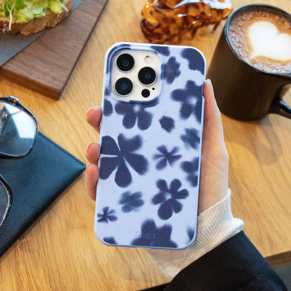 Powder Blue Hazy Daisies Samsung Galaxy S26+(Plus) Case