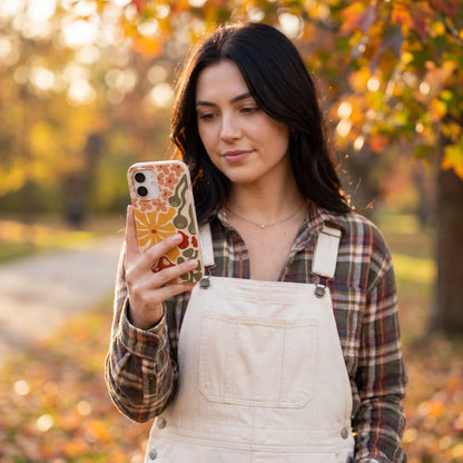 Seashell Fall Flourish iPhone 17 Pro Case