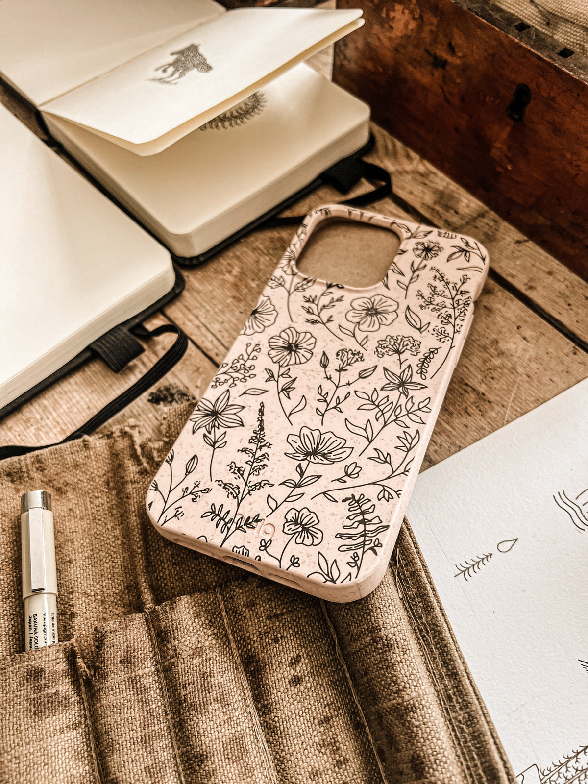 Seashell Wild Flower iPhone 17 Pro Max Case
