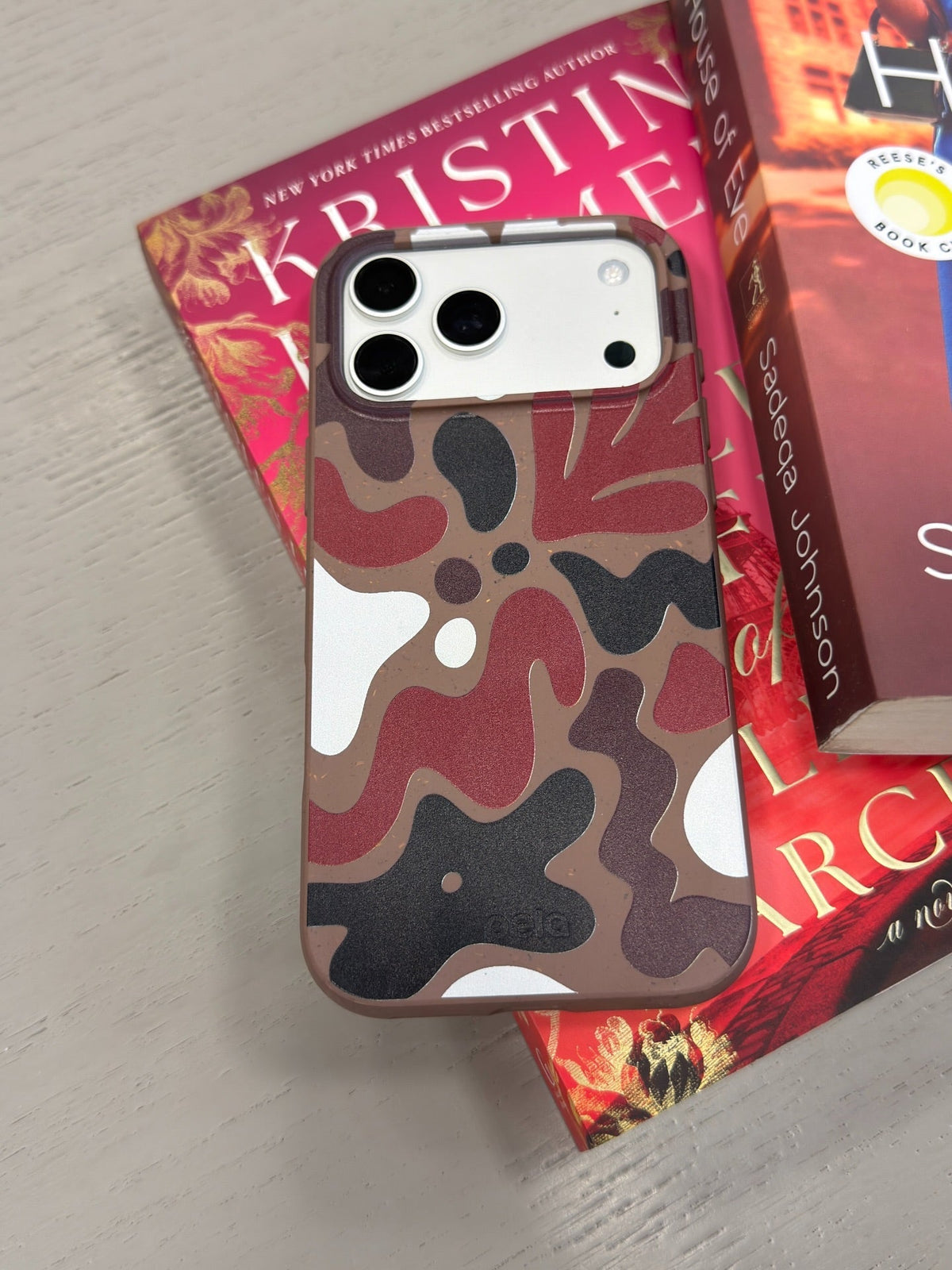 Chocolate Brown Earthy Curves iPhone 17 Pro Case