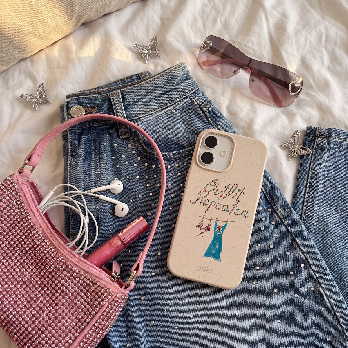 Seashell Outfit Repeater iPhone 17 Case