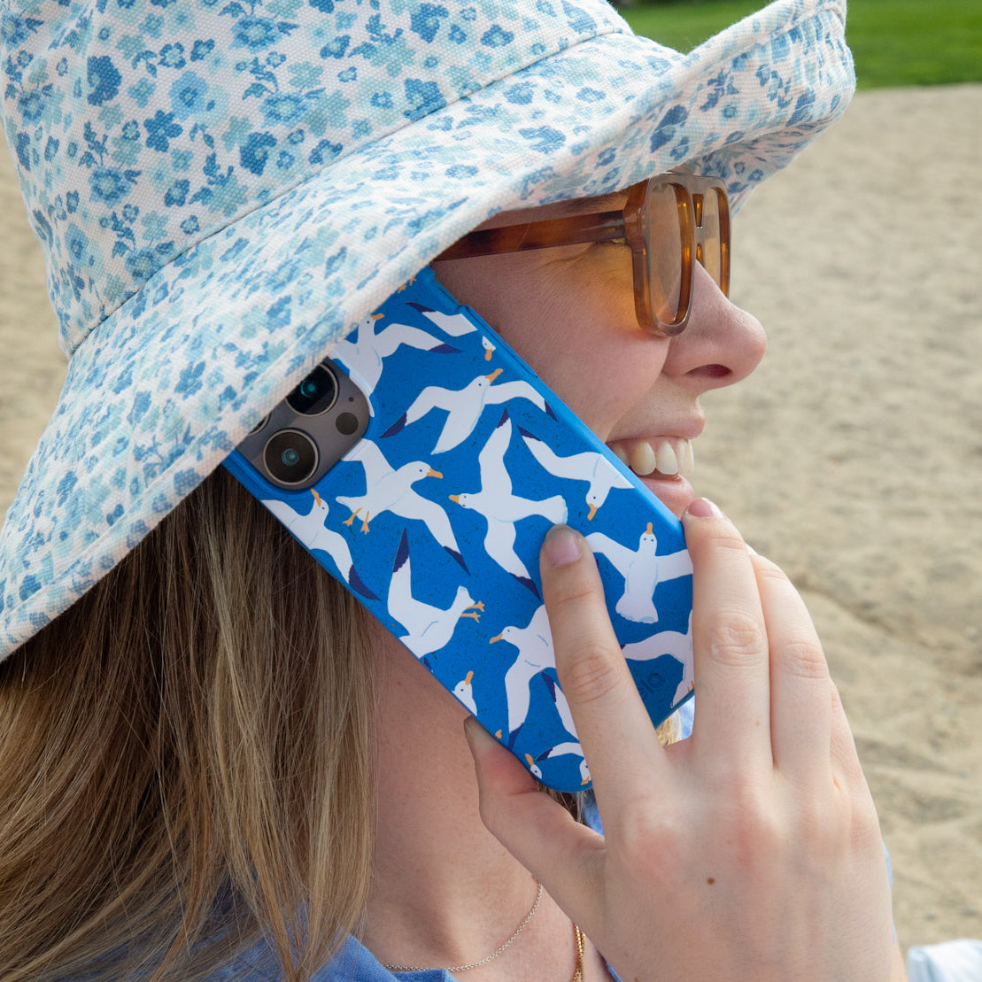 Electric Blue Seagulls iPhone 17 Pro Max Case