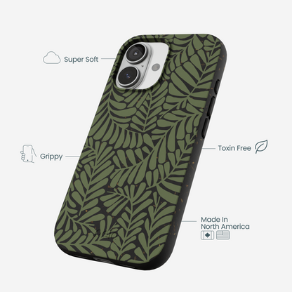 Black Fern Dreams iPhone 17 Case