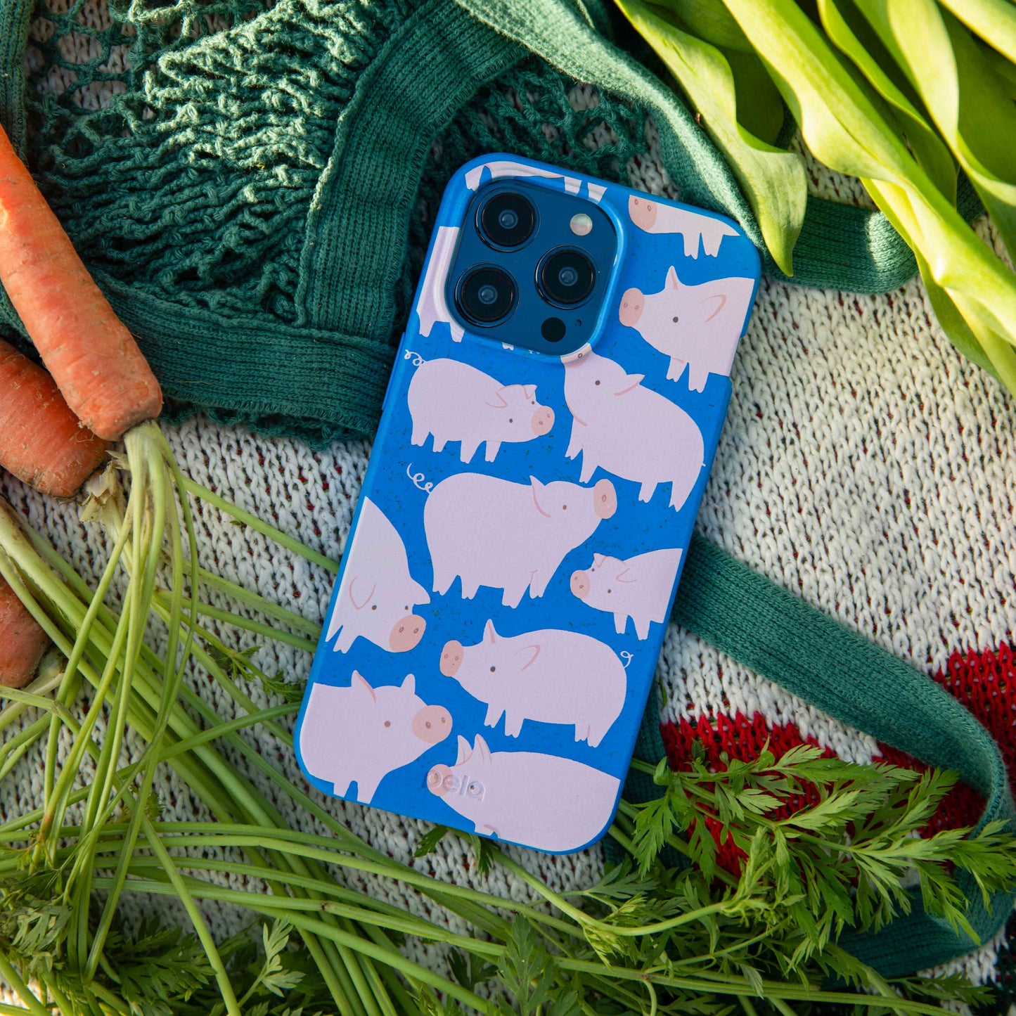 Electric Blue Piggies iPhone 17 Case