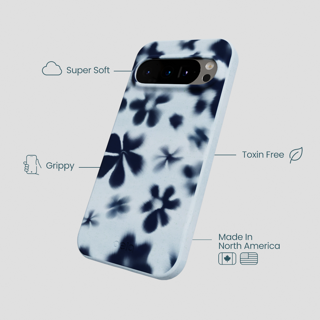 Powder Blue Hazy Daisies Google Pixel 9/9 Pro Case