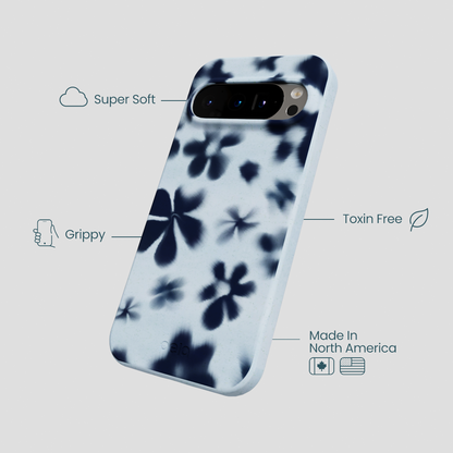 Powder Blue Hazy Daisies Google Pixel 9/9 Pro Case