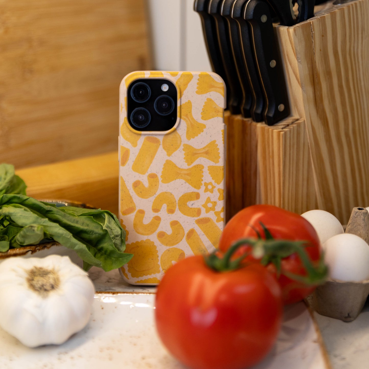 Seashell Noodle Fiesta iPhone 16e/17e Case