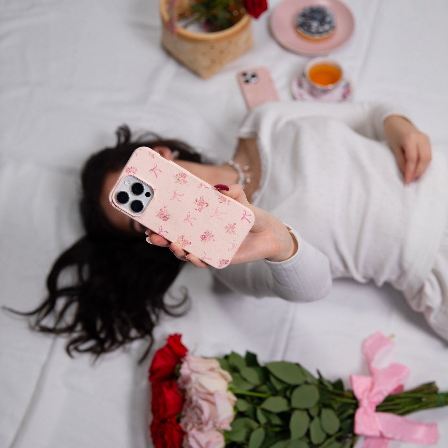 Seashell Roses and Bows Samsung Galaxy S26 Case