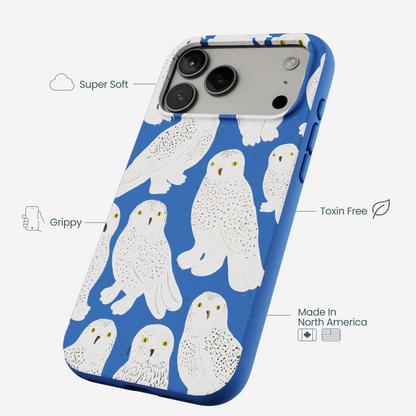 Electric Blue Snowy Owls iPhone 17 Pro Max Case