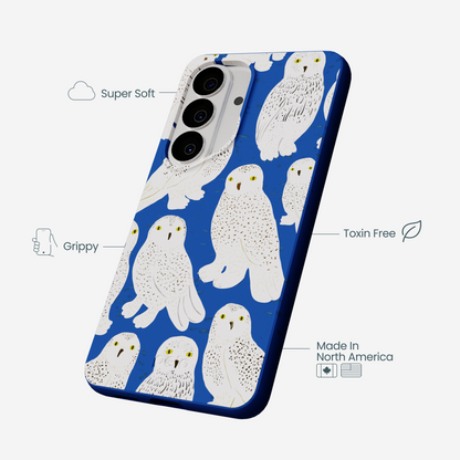 Electric Blue Snowy Owls Samsung Galaxy S26 Case