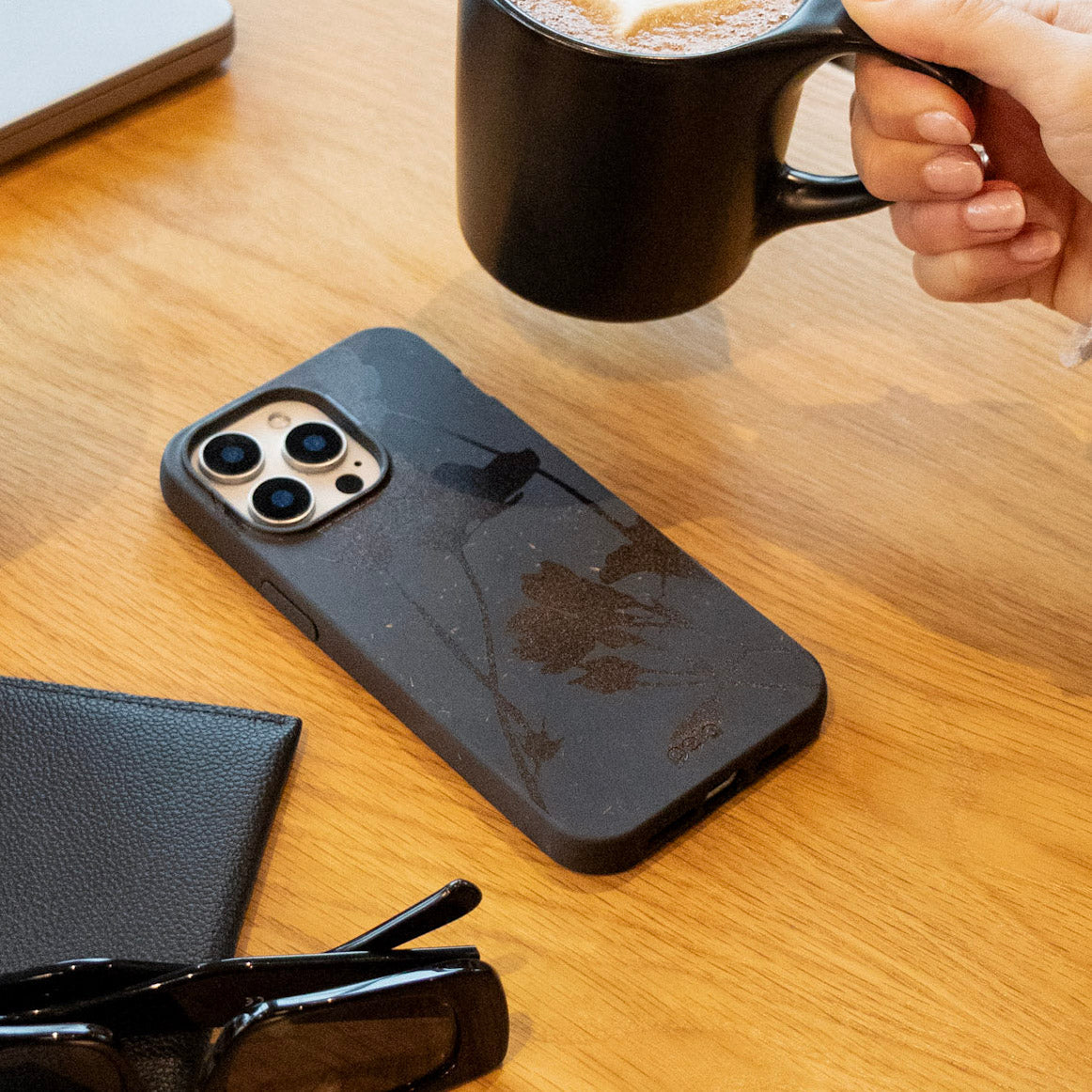Black Shadow Petals Samsung Galaxy S26+(Plus) Case